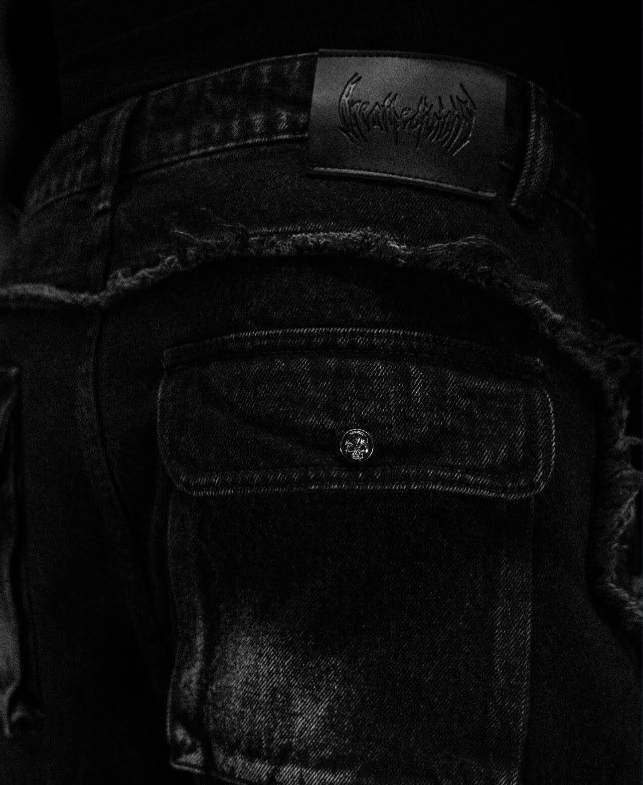 Oversized Distresseddenim Cargo Jeans [Alloy Washed]