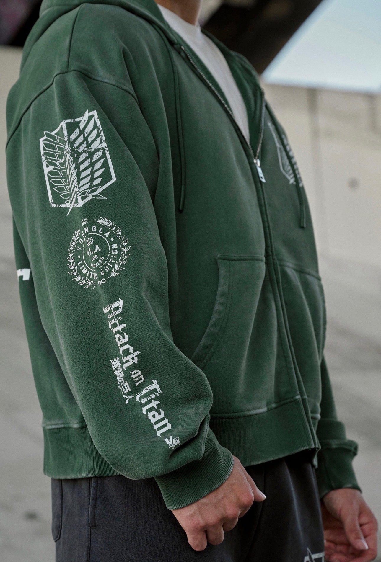 Attack On Titán Zip Hoodies