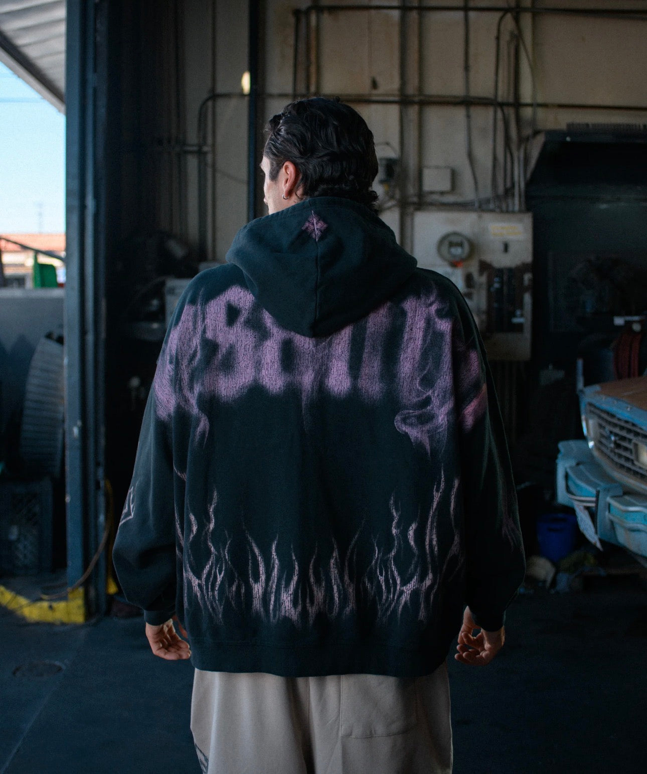 Ghost Zip Up Glossy pink